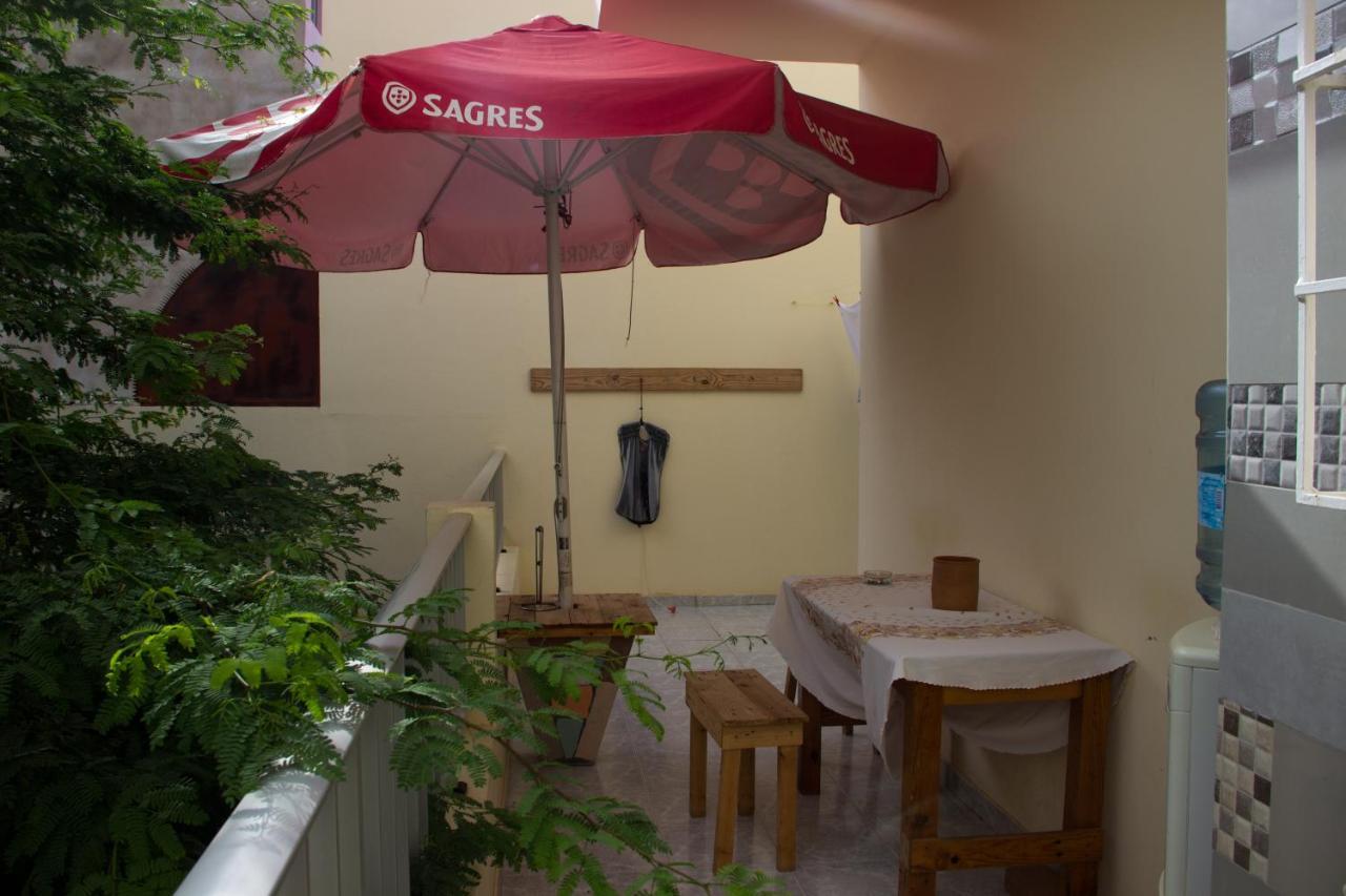 Simabo'S Backpackers' Hostel Mindelo Exteriér fotografie