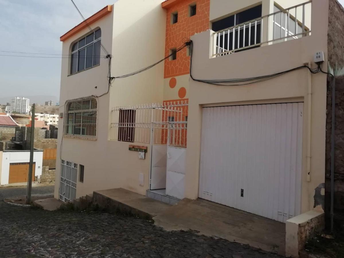 Simabo'S Backpackers' Hostel Mindelo Exteriér fotografie